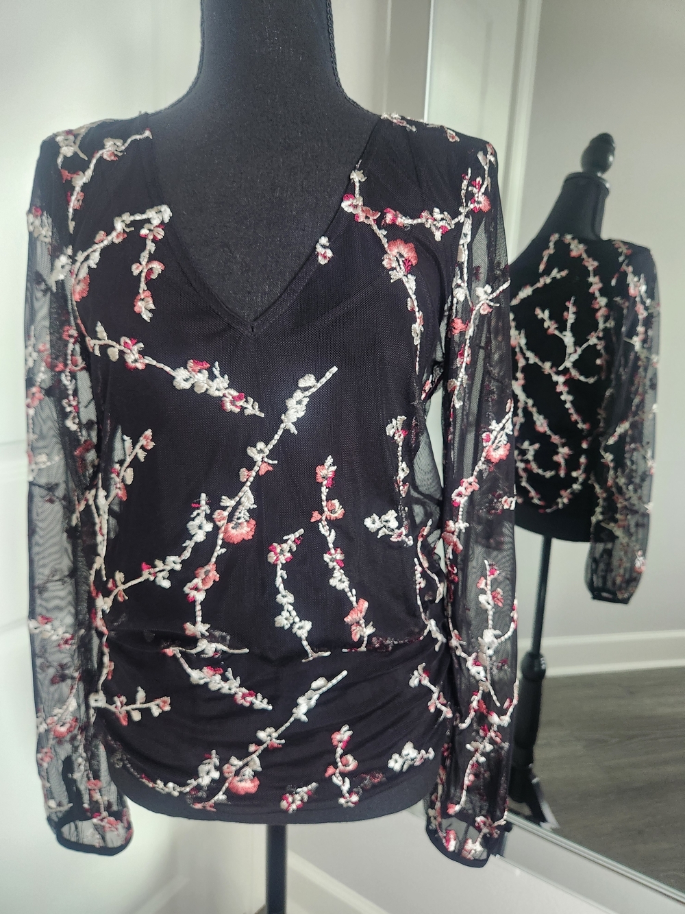 White House Black Market Black Sheer Embroidered Floral V-Neck Blouse - Picture 6 of 10